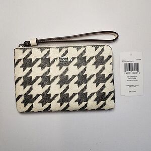 NWT Coach CK431 Corner Zip Wristlet with Houndstooth Print Cream/Black